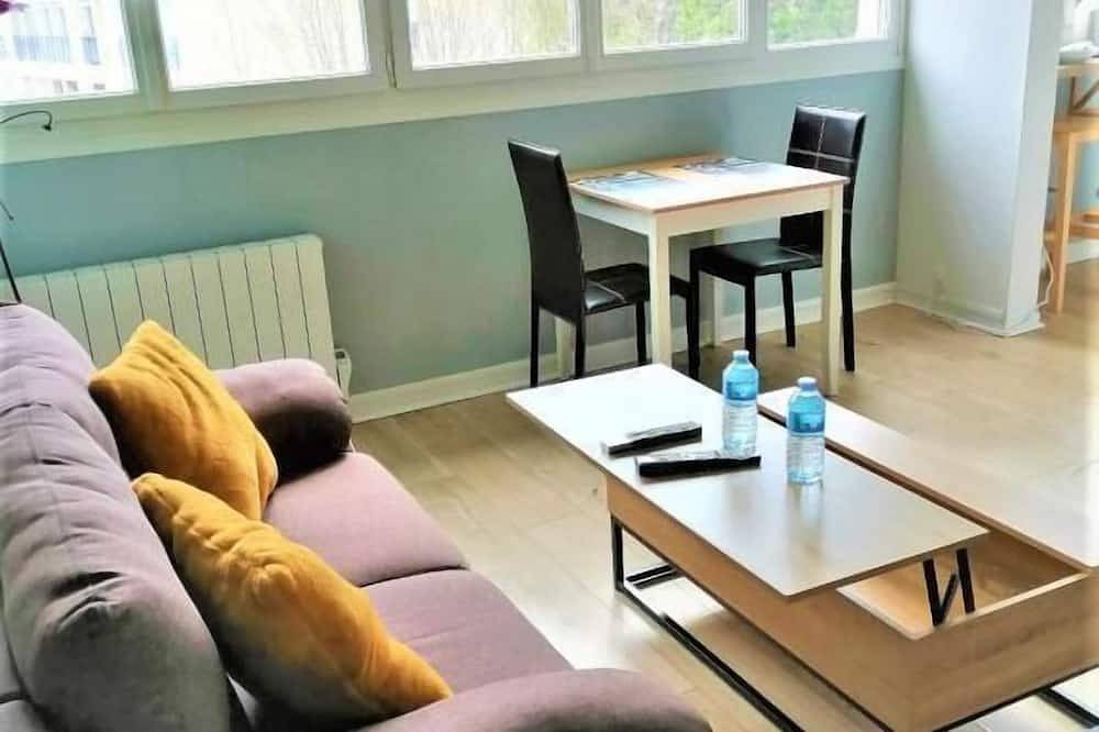 Entire apartment, Studio Lumineux Khara-sils in Caen, Caen region