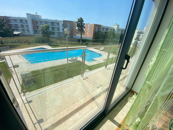 Hel lejlighed, 2-Bedroom Apartment with Pool and Garden in São Martinho do Porto in Praia de São Martinho do Porto, São Martinho do Porto