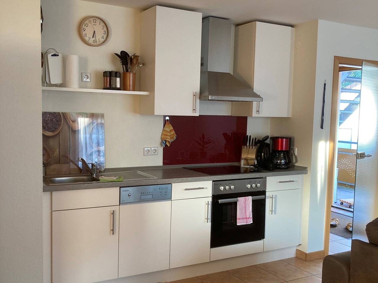 Ganze Wohnung, Ferienwohnung 'Erdgeschoss' mit Bergblick, Gemeinschaftsterrasse und Wi-Fi in Metzingen, Neckar-Alb