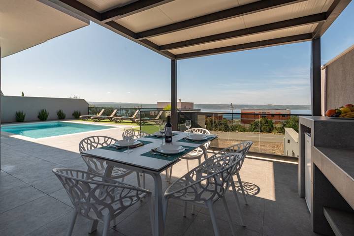 Villa für 12 Personen, mit Terrasse und Garten in Maslenica - 4