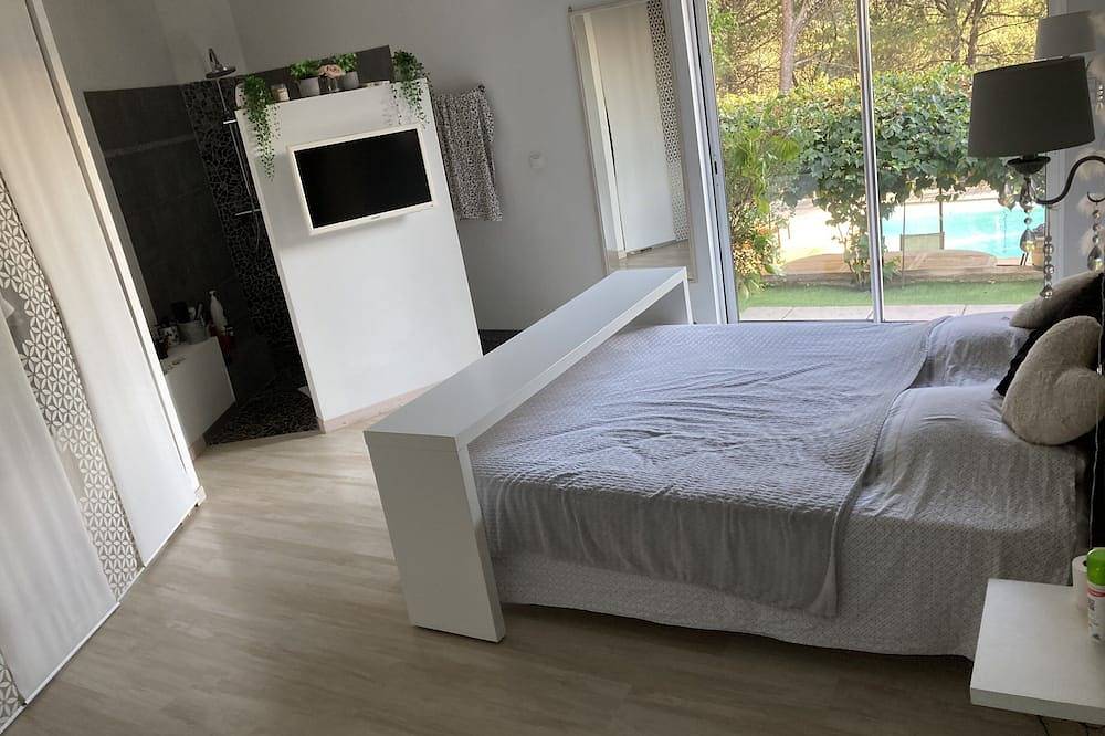 5 bedrooms and 3 bathrooms Luxurious villa 6km from Cassis in Roquefort-la-Bédoule, Marseille region