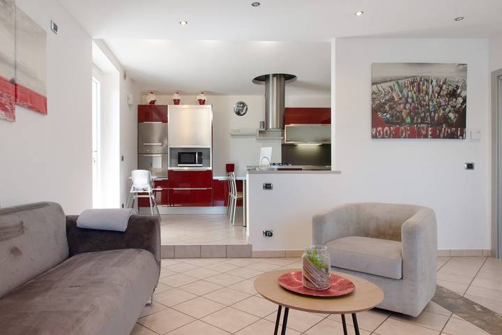 Apartamento inteiro, Apartamento 'Da Pablo' com Vista Montanha, Wi-Fi e Ar Condicionado in Arcisate, Varese (província)