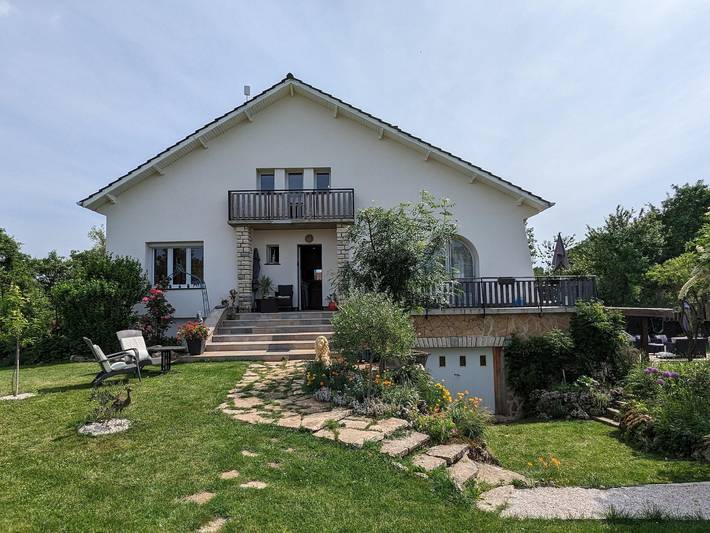 Großes ruhiges Haus mit geschlossenem Garten, 3 Schlafzimmer in Mirebeau-sur-Bèze, Dijon und Umgebung
