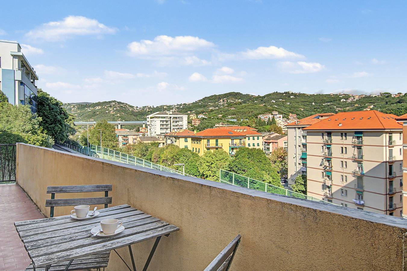 Appartamento intero, Appartamento 'Chiara Holiday Home' con balcone, Wi-Fi e aria condizionata in Chiavari, Riviera di Levante