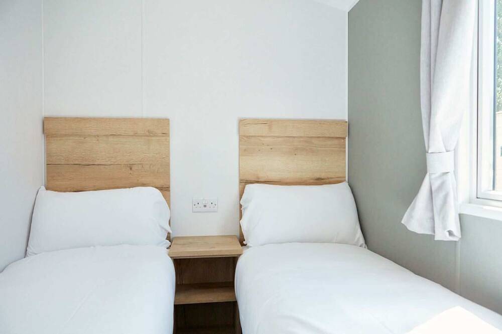 Billing Aquadrome Silver 3 Bed Caravan in Northampton, Northamptonshire