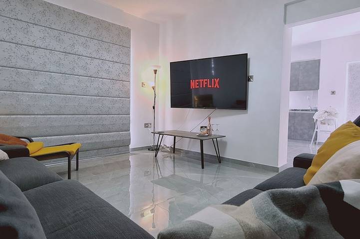 Ferienwohnung für 6 Personen, mit Balkon in Larnaka