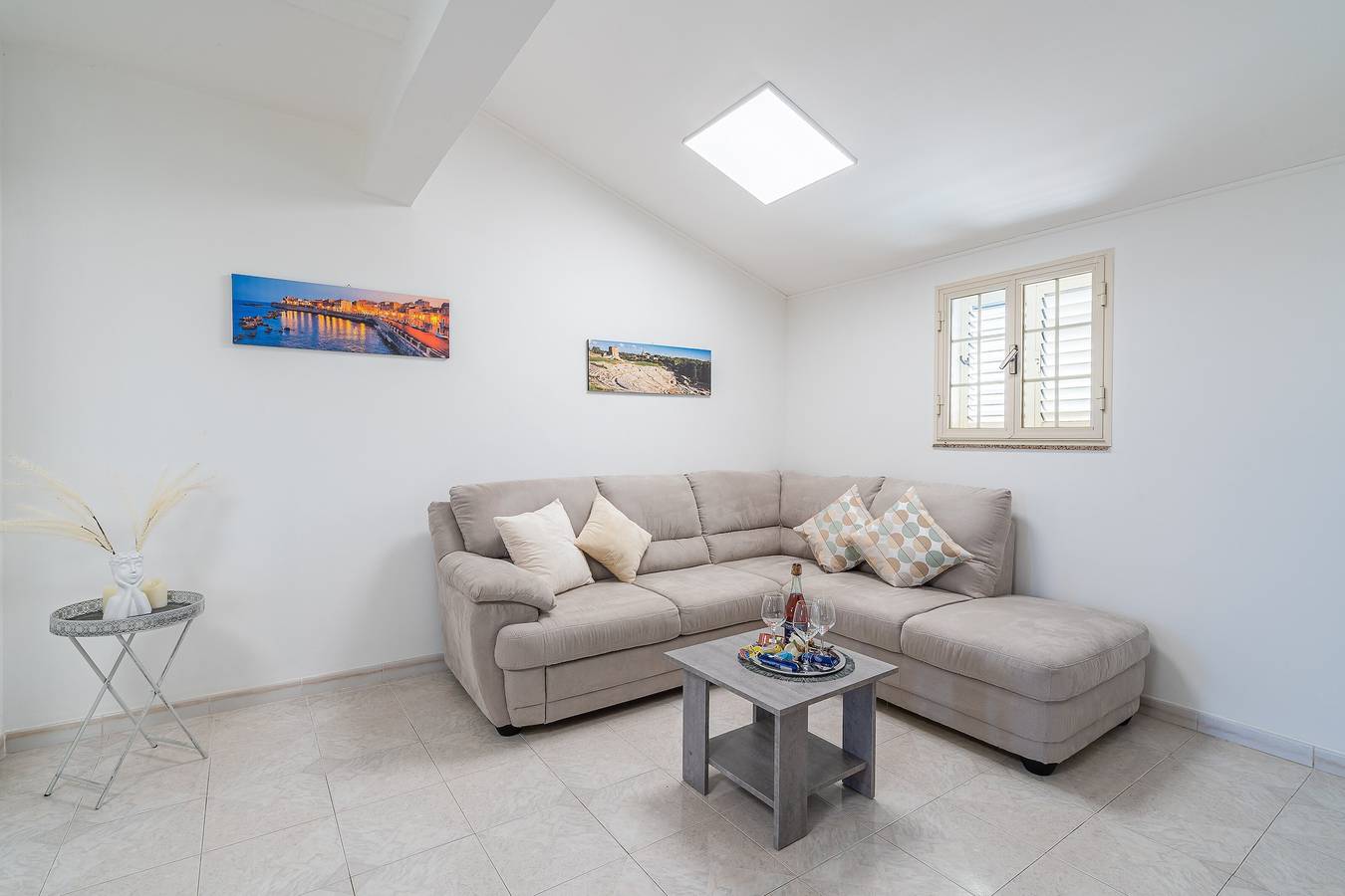 Appartement entier, Villa Segesta appartement de vacances avec terrasse, Wifi et climatisation in Santa Panagia, Syracuse