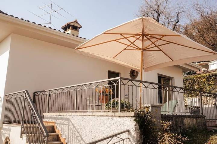 Ferienwohnung für 4 Personen, mit Seeblick und Balkon sowie Ausblick in Garda - 2