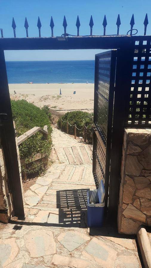 Villa in Playa de La Alcaidesa, San Roque