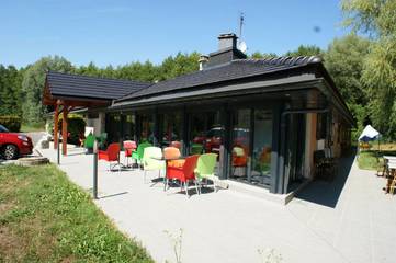 Hôtel pour 4 personnes, avec terrasse et jardin à Ornex