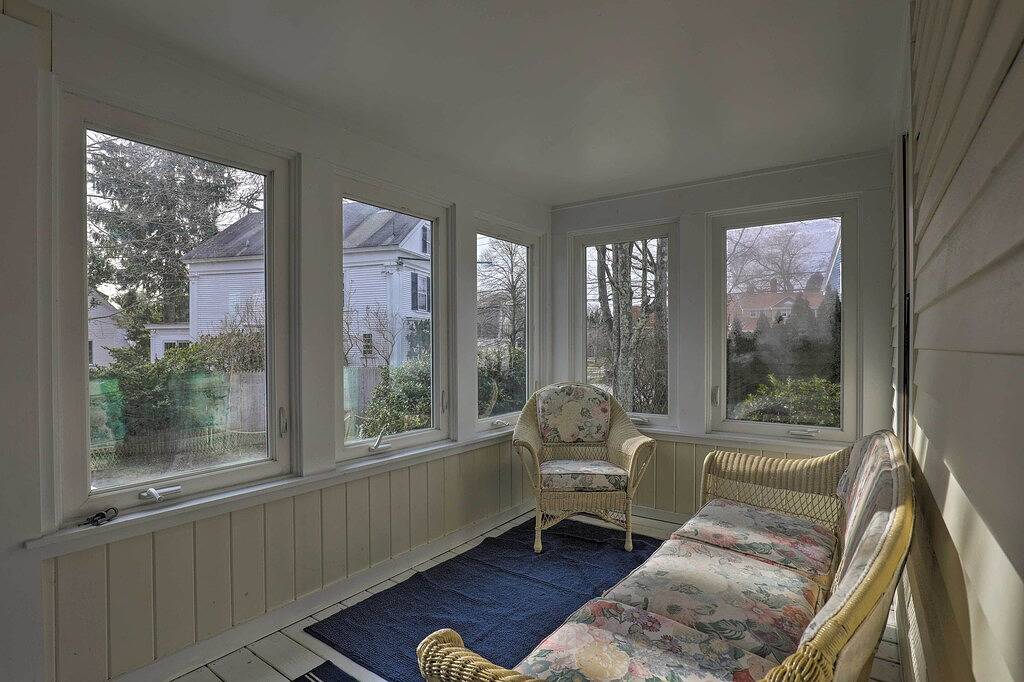 < 1 Mi to Beach! Kennebunk Cottage w/ Yard in Kennebunk, York County