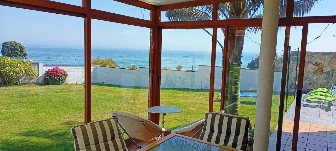 Casa En Playa De Razo Con Jardin Y Vistas Al Mar in Praia de Razo (Carballo), Carballo