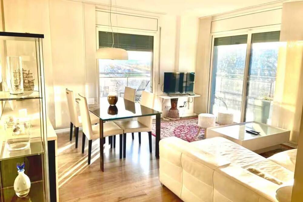 Apartamento entero, Ideal familias en playa de Barcelona con piscina in Badalona, Barcelonés