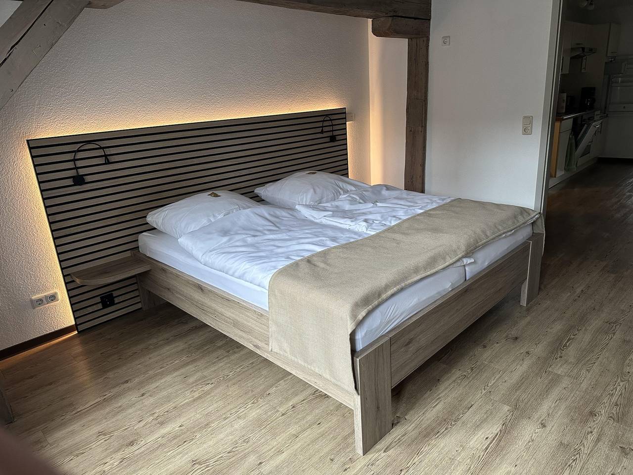 Ganze Ferienwohnung, 3. Og: Ferienwohnung mit 2 Schlafzimmer und Dusch in Lübeck, Lübecker Bucht