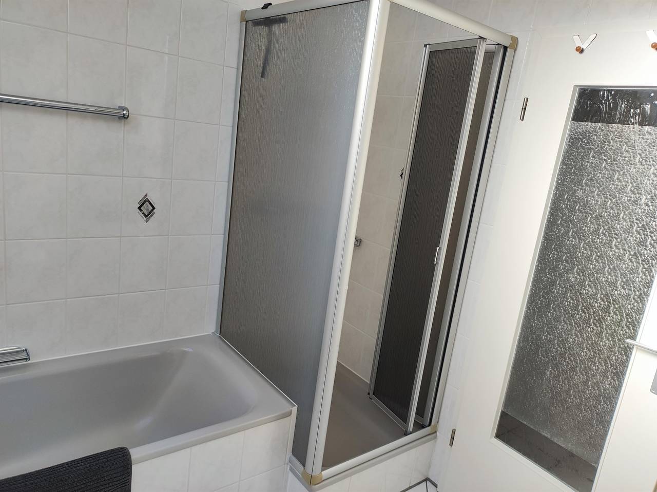 Ganze Ferienwohnung, 2-Bett-Ferienwohnung Dusche und Bad/Wc, 2 Schlafr. in Igel, Landkreis Trier-Saarburg