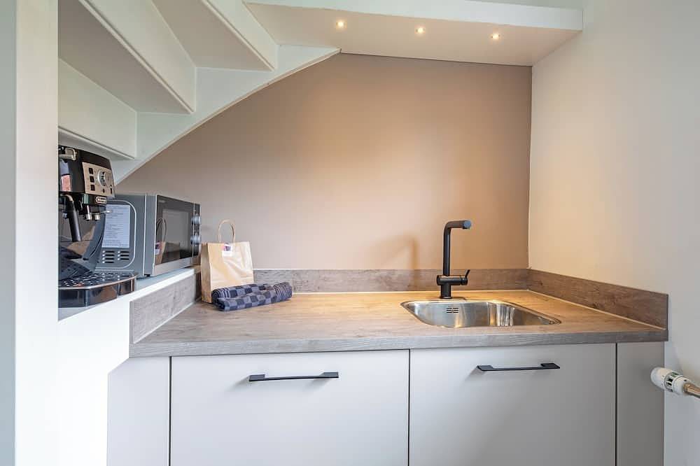 Luxury bed and parking Wulpenweid with wellness garden in Den Burg, Westfriesische Inseln