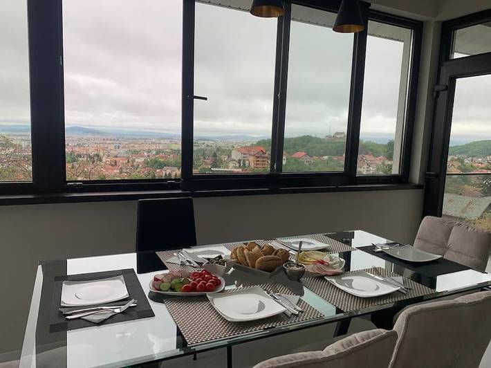 Maison d’hôte pour 2 personnes, avec terrasse ainsi que jardin et vue à Brașov - 3
