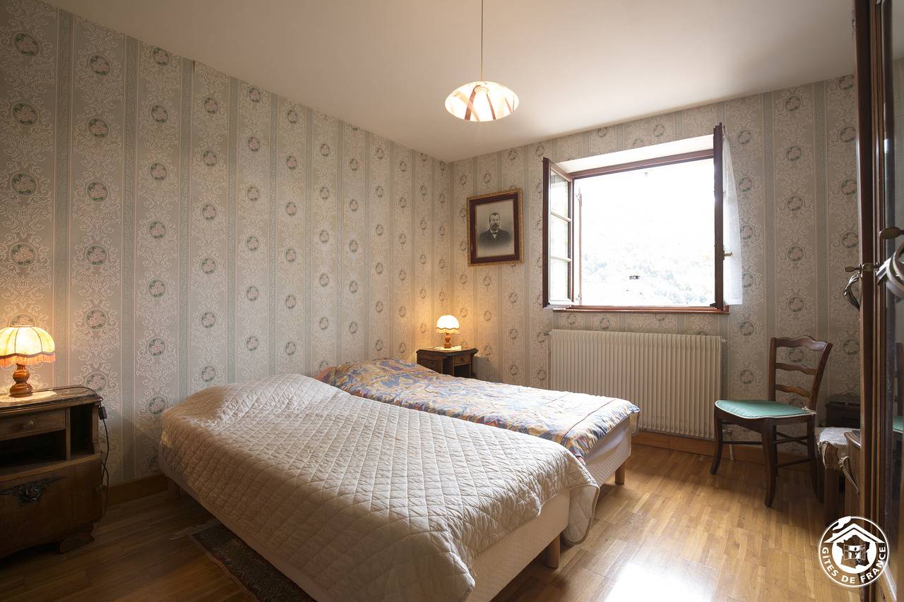 140qm Gite mit Parkplatz, Garten & Fluss in der Nähe in Bolozon, Nantua