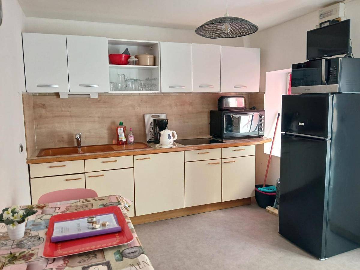Appartement entier, Duplex tout confort in Évaux-les-Bains, Région d'Aubussargues