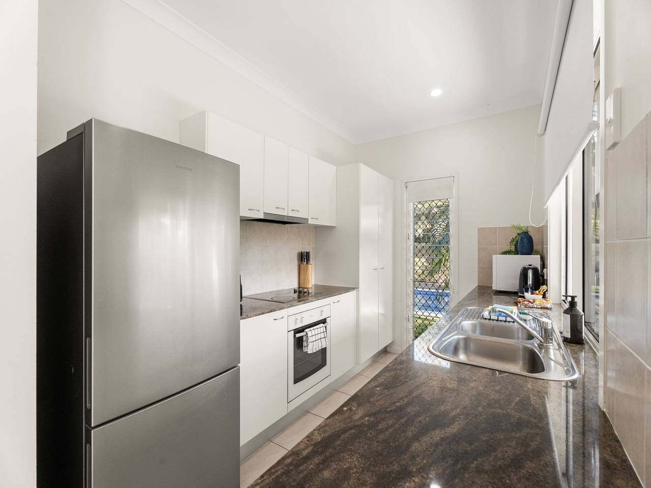 Apartamento entero, Retiro costero de 4 habitaciones con piscina en Toogoom. in Fraser Coast