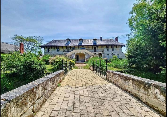 Gîte pour 2 personnes, avec piscine et vue ainsi que jardin et sauna à La Bohalle