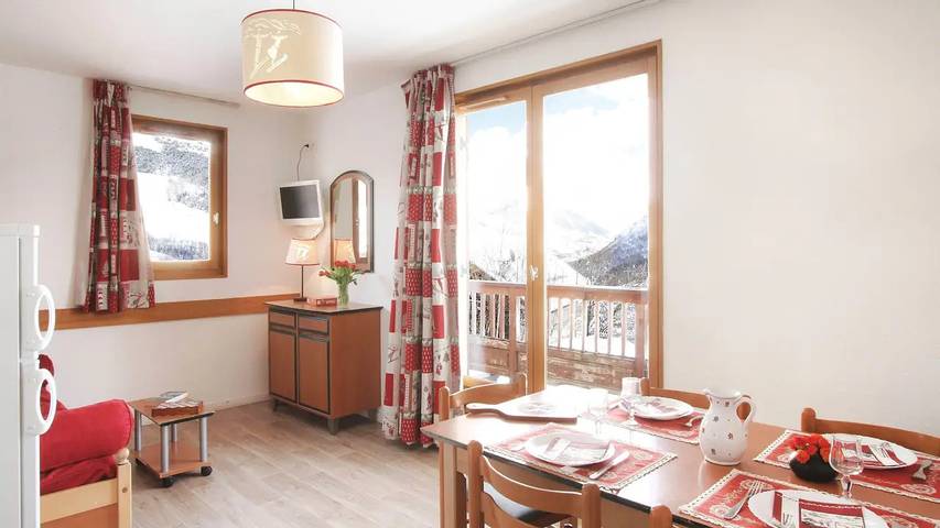Gîte pour 4 personnes, avec piscine, animaux acceptés dans Col De La Croix De Fer - 4