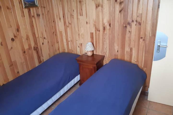 Petite Maison de Campagne Avec Piscine Couverte et Chauffée in Flayat, Regionaler Naturpark Millevaches en Limousin
