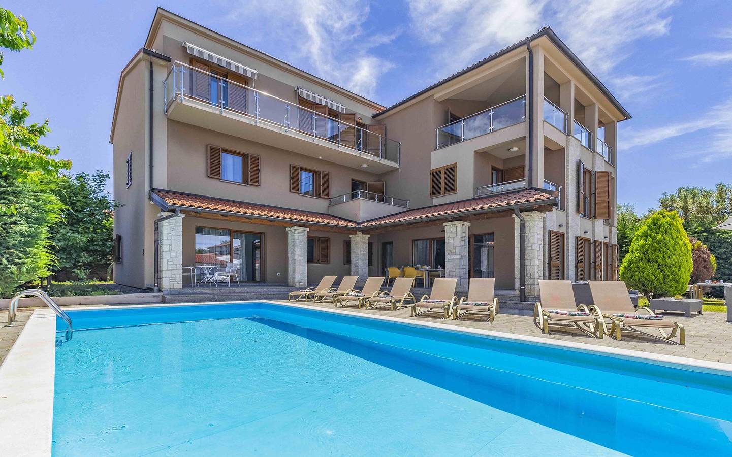 Cały apartament, Istriensonne 0776 - Ap Nasti-4i mit Pool und Meerblick in Banjole, Południowe Wybrzeże Istrii