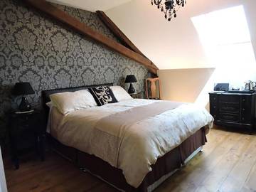 Cottage pour 4 personnes, avec piscine ainsi que bassin pour enfant et jardin, animaux acceptés à Chalais (Aquitaine)