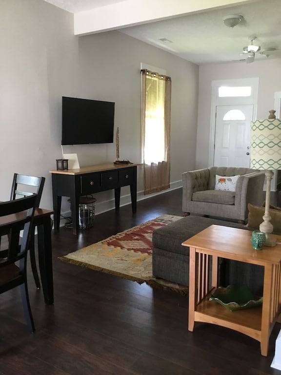 Buchen Sie einen Termin in der State Street in New Albany, Indiana