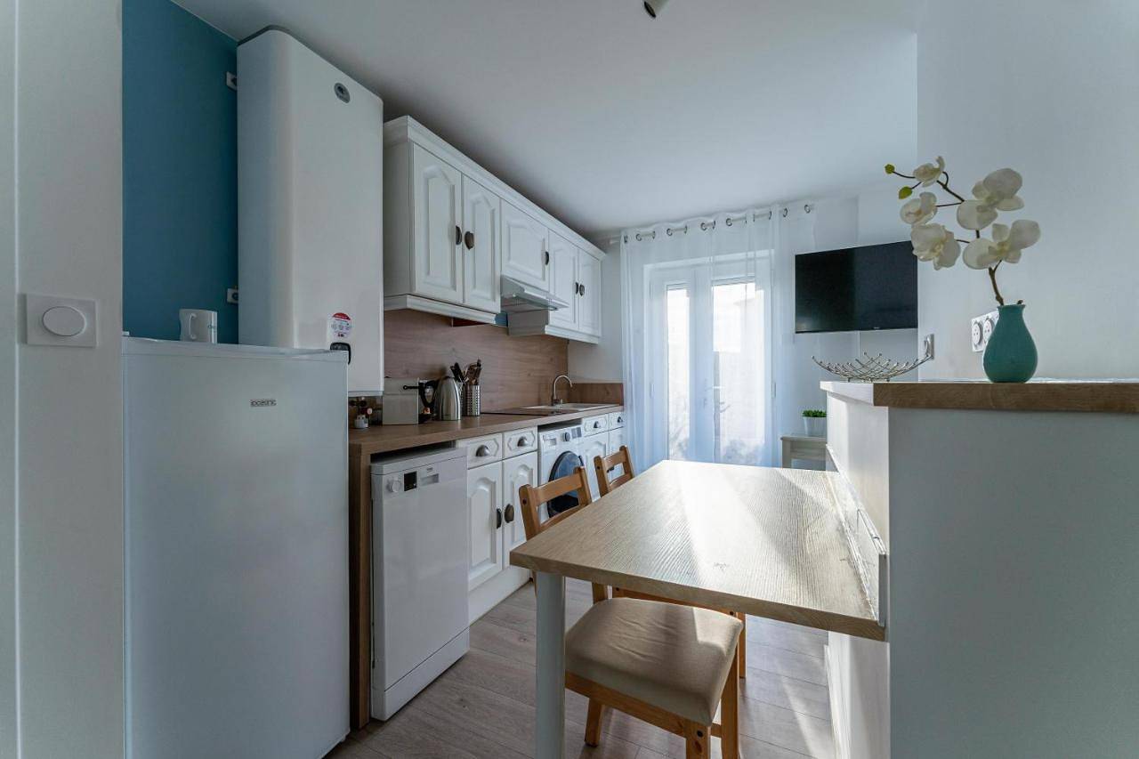 Appartement entier, One-Bedroom Apartment in Miribel, Ain