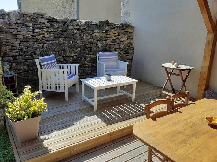 Location de vacances pour 2 personnes, avec Terrasse et Jardin à Montrodat