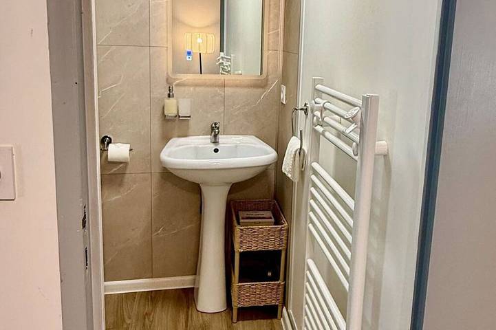 Ganze Wohnung, Studio-cosy et calme-Stadt-Ensuite mit Dusche in Romorantin-Lanthenay, Sologne