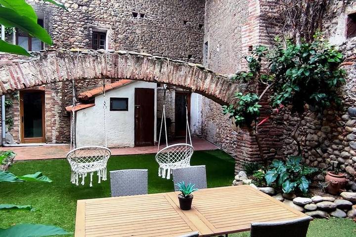 Location de vacances pour 5 personnes, avec terrasse et jardin à Saint-Féliu-d'Amont