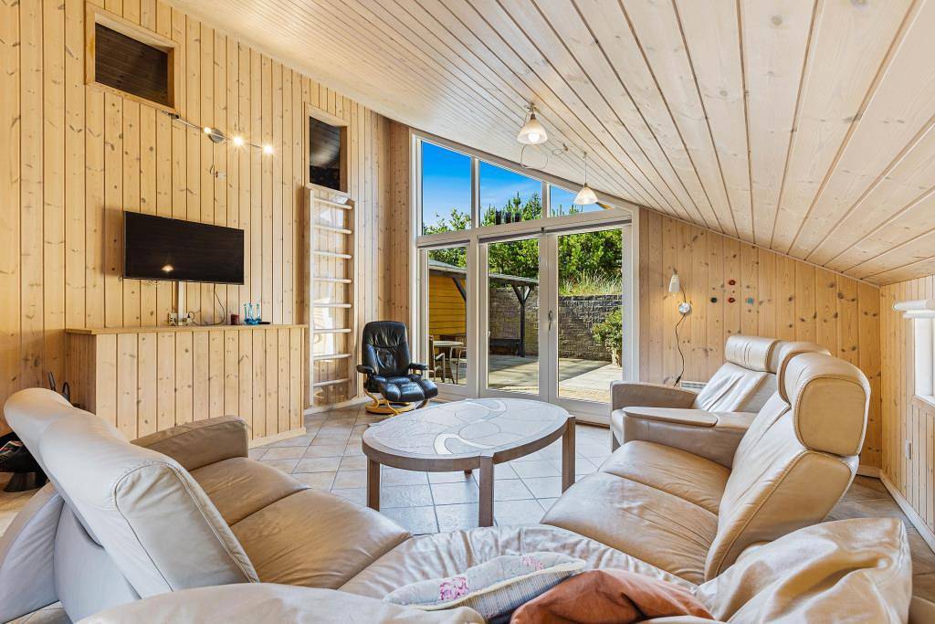 Herrlich eingerichtetes Ferienhaus mit Platz für 2 Hunde in Vejers Strand, Varde