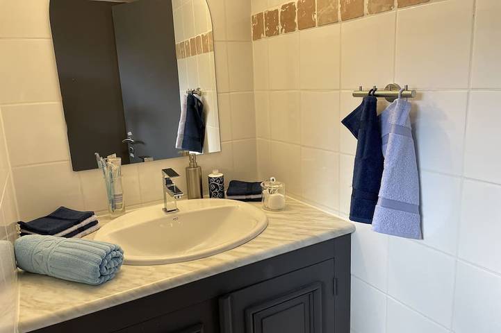 Ganze Wohnung, Paradis de Provence in Le Pin, Nimes und Umgebung