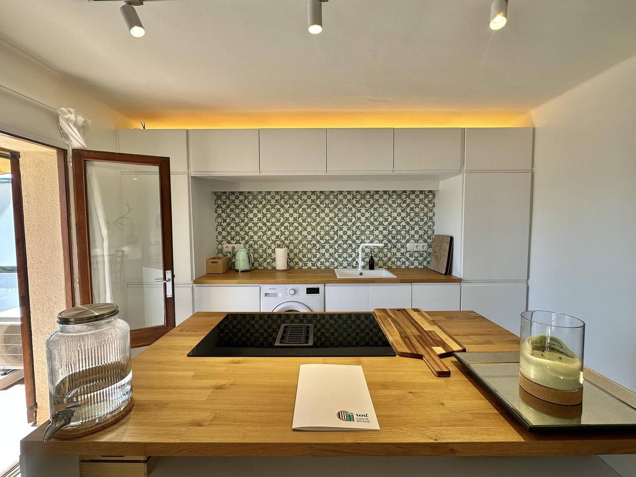 Ganze Ferienwohnung, Exklusive Wohnung in Belladona in erster Meereslinie in Platja de Sant Jordi (Calonge), Calonge