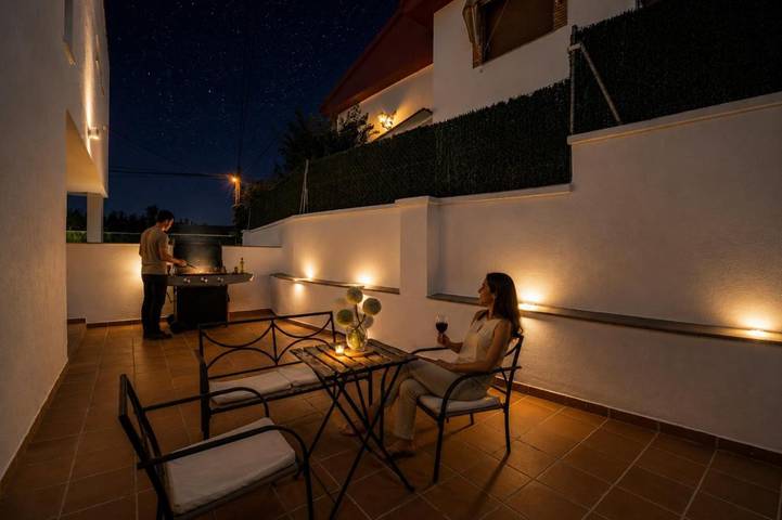 Casa rural para 10 personas, con Balcón y Jacuzzi además de Terraza y Jardín en Armilla - 2