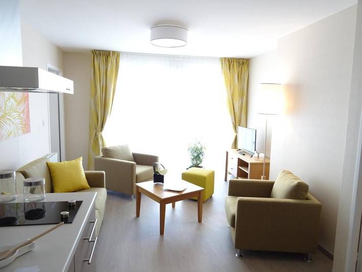 Location de vacances pour 2 personnes, avec jardin et vue ainsi que piscine et sauna, animaux acceptés à Besançon - 2