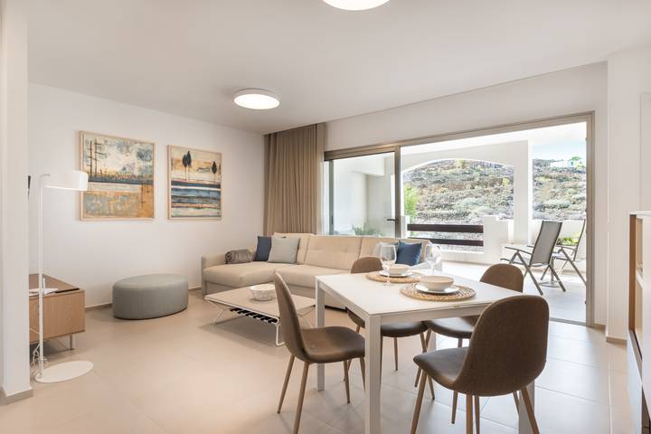 Vakantiehuis voor 3 personen, met terras en kinderzwembad in Palm-Mar