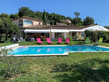 Chambre d’hôte pour 3 personnes, avec jardin et piscine, animaux acceptés dans les Alpes maritimes