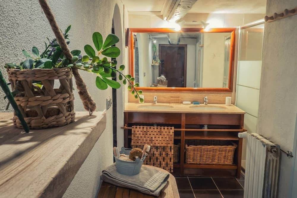 Air-conditioned Catalan house - Intimate garden & heated pool - 15 km Argelès in Villelongue-dels-Monts, Céret en omgeving