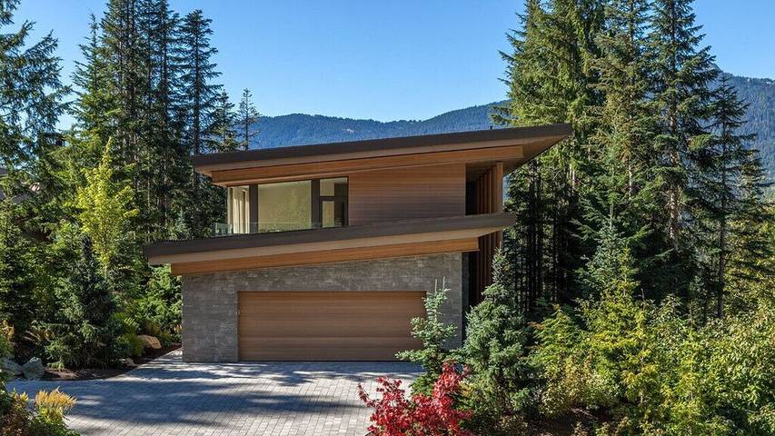 Glamping for 12 people, with balcony and hot tub in Whistler