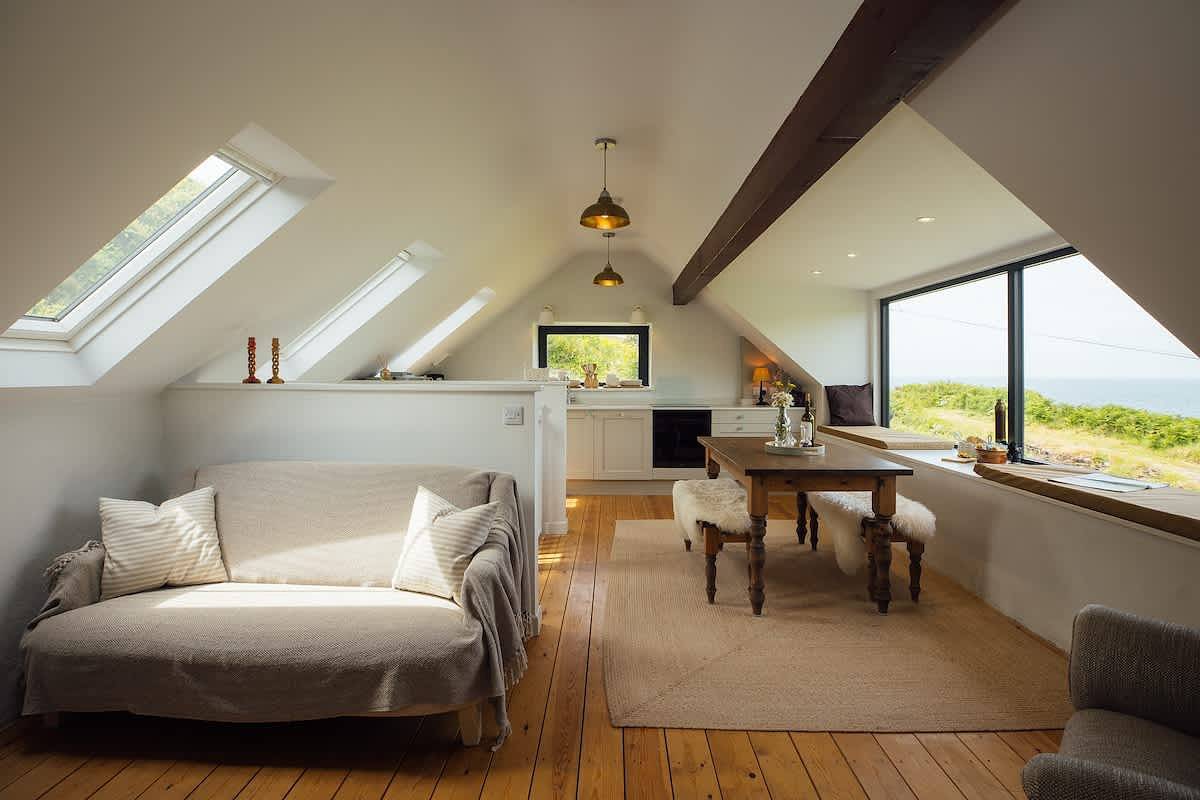 Cliff-top Cottage on Coast Path w/Panoramic Views in Trefin, Pembrokeshire
