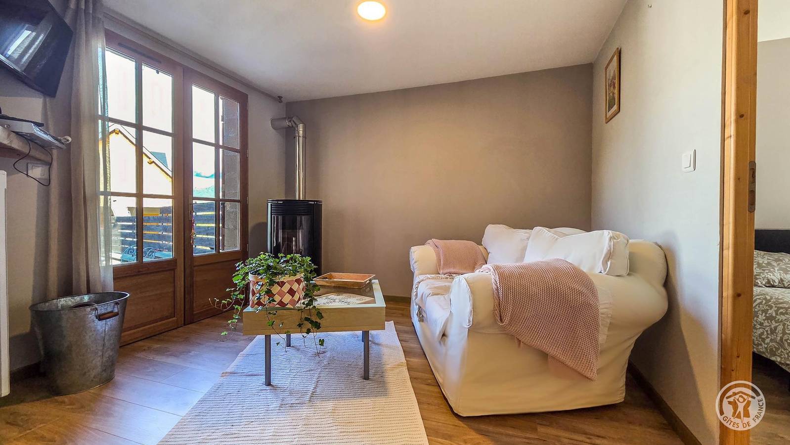 Gîte confortable avec parking, TV et lave-vaisselle à Sailhan in Azet, Pyrénées