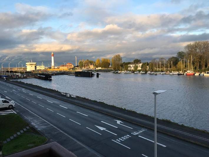 Gîte pour 2 personnes, avec Balcon ainsi que Terrasse et Vue à Ouistreham - 3