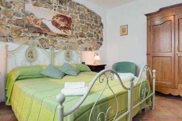 Agriturismo per 16 Persone in Camporgiano, Parco Regionale delle Alpi Apuane, Foto 2