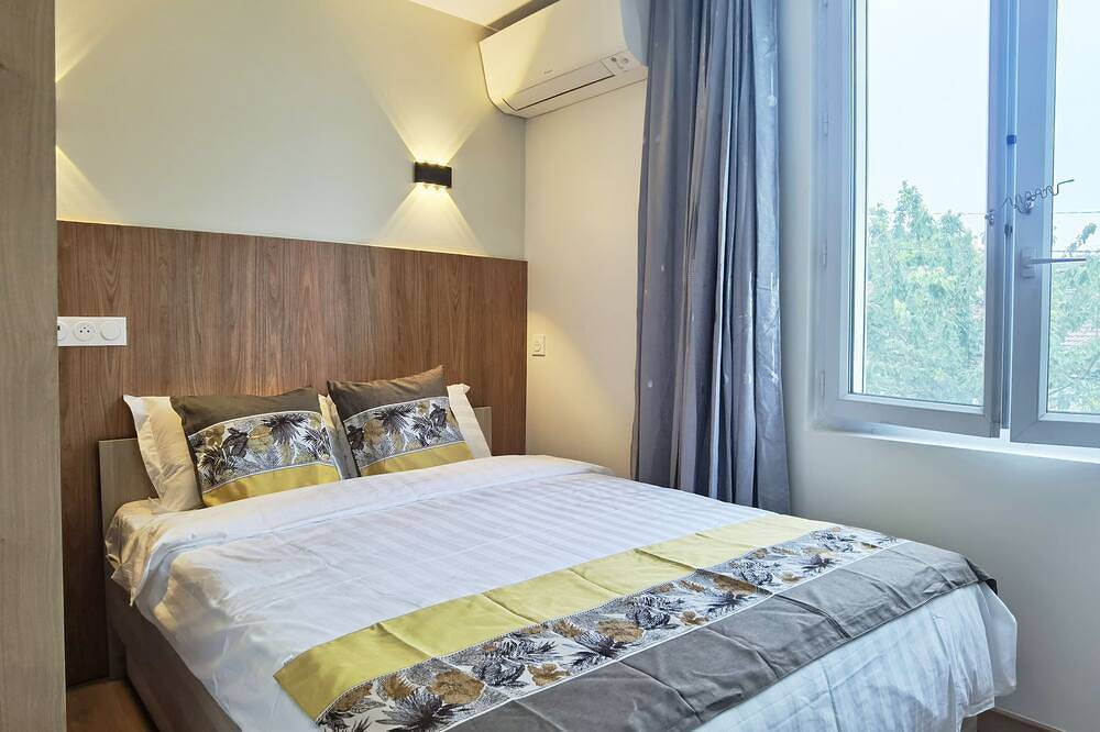 Apartamento entero, Calm Studio with Ac/ free charging parking（No.4） in Villemomble, Sena-Saint Denis