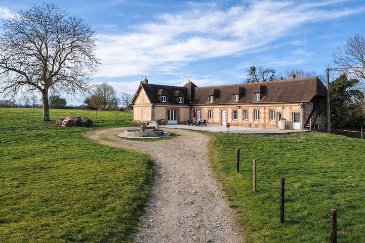 Location de vacances pour 10 personnes, avec jardin et terrasse dans Anceins