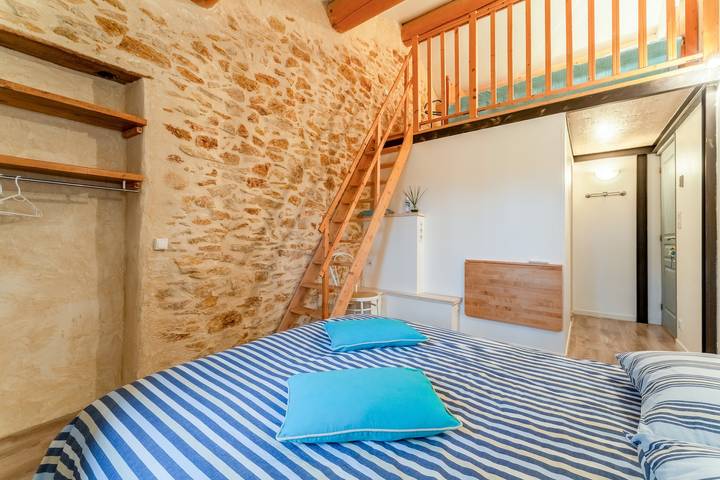 Camera "Bleuet" con piscina condivisa, Wi-Fi e aria condizionata in Piolenc, Vaucluse